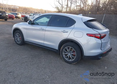 2023 Alfa Romeo Stelvio Sprint Awd из США, поврежденный, VIN ZASPAKANXP7D64002